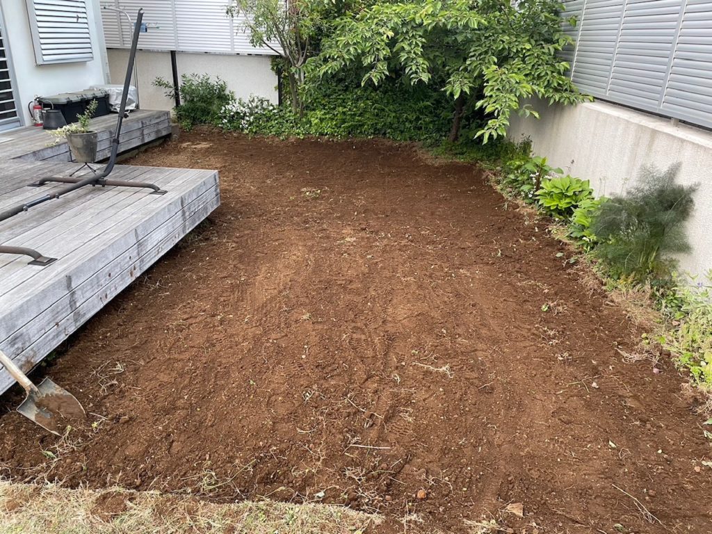 画像：人工芝の施工工事 施工